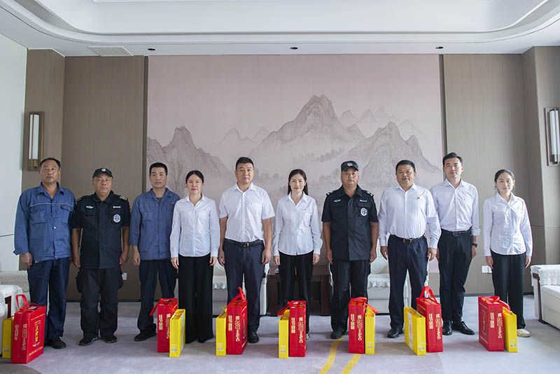 共敘魚水情！衛(wèi)華集團(tuán)開展“八一”慰問及退役軍人座談會(huì)